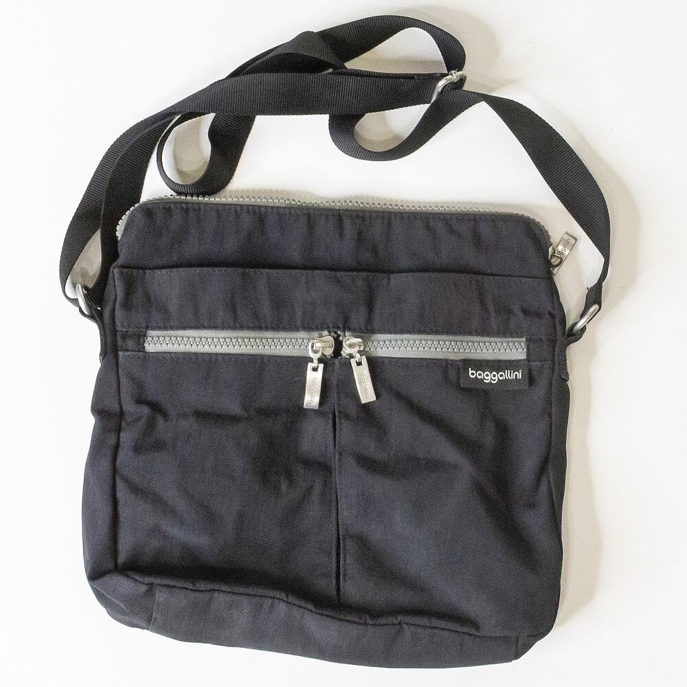 Baggallini Everyday Crossbody Bag Black Nylon Adjustable Strap Travel Purse